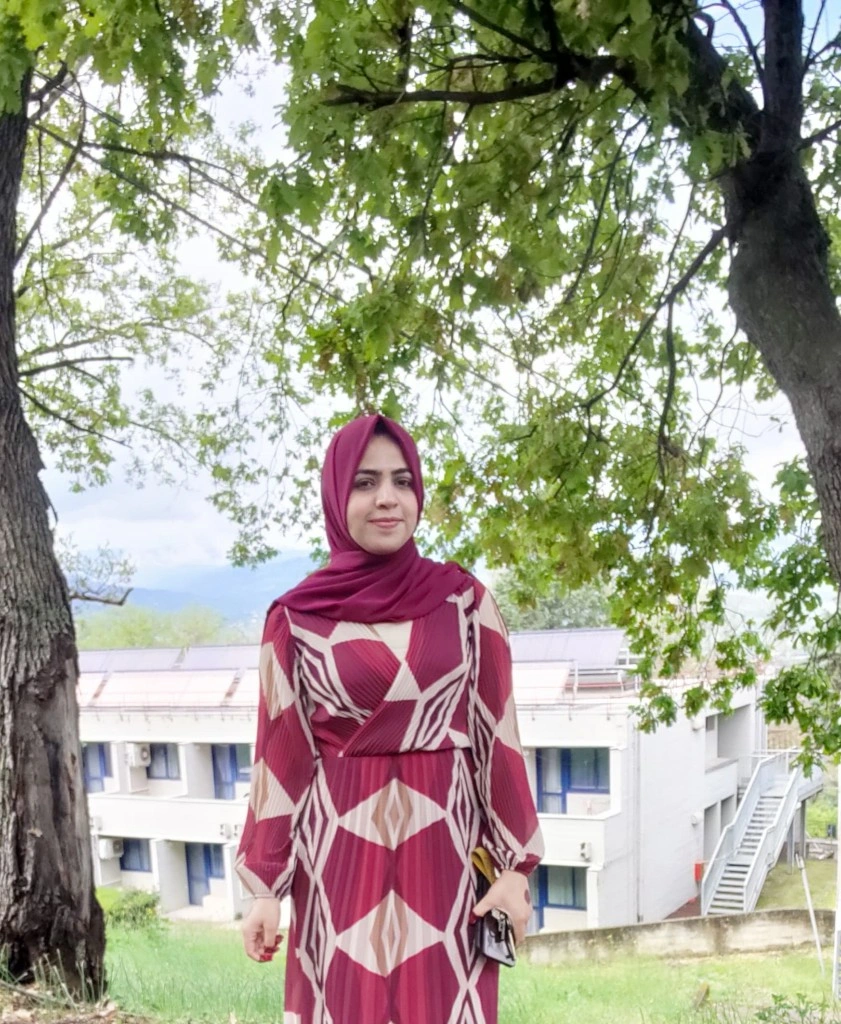 Ayesha Idrees 1 Ayesha Idrees